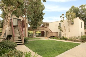 Exterior building with landscape - Photo Gallery 4