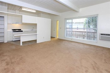Living room and kitchen - Photo Gallery 6