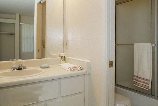 Harbor Isle Apartments | Stockton, CA 95219 | Bathroom