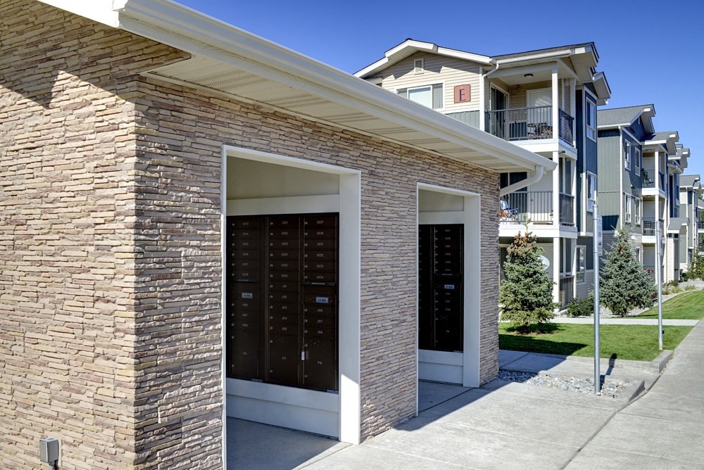 Outdoor mailbox area