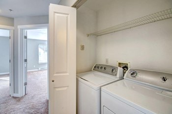 Clock Tower Village fill size washer and dryer - Photo Gallery 19
