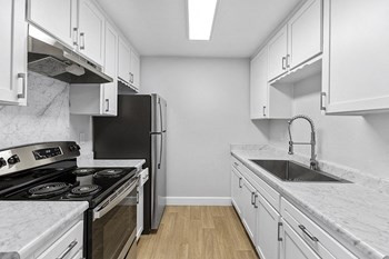 Doriana Apartments in San Diego - Photo Gallery 2