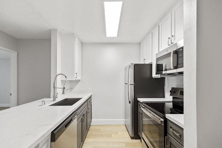 Bay Pointe Apartments