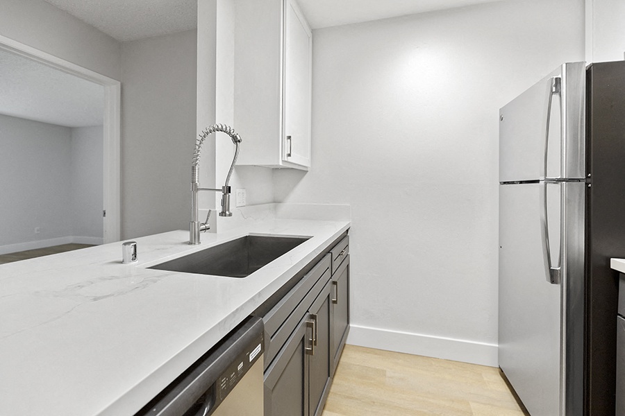 Bay Pointe Apartments