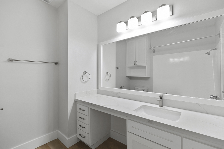 Bay Pointe Apartments