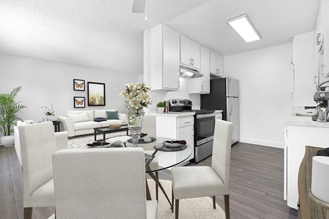466 W Washington Ave 1-2 Beds Apartment for Rent