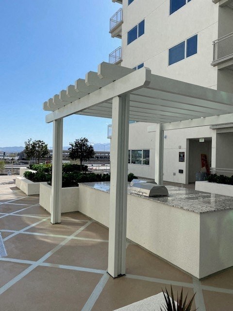 Apartments for Rent in Sparks, NV- Deco at Victorian Square- Built-in BBQ Grill with Granite Countertop and White Gazebo