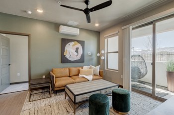 Double R living area with ceiling fan - Photo Gallery 33