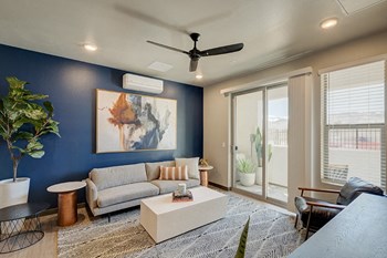 Double R living area with ceiling fan - Photo Gallery 12