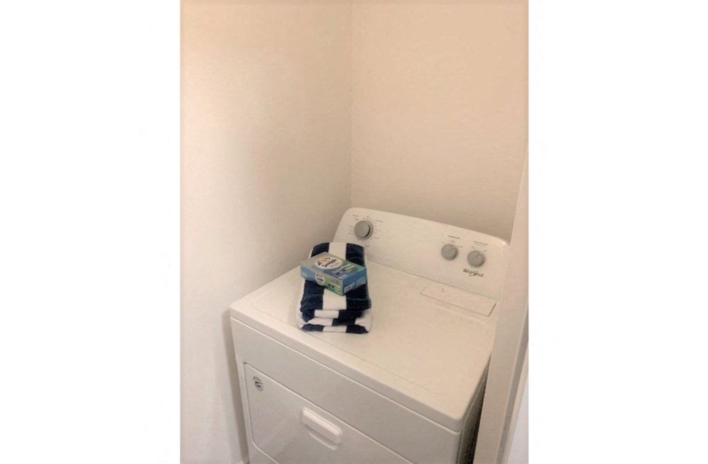 Dryer  Aqua 2800 Apartments in Oakland Park Florida