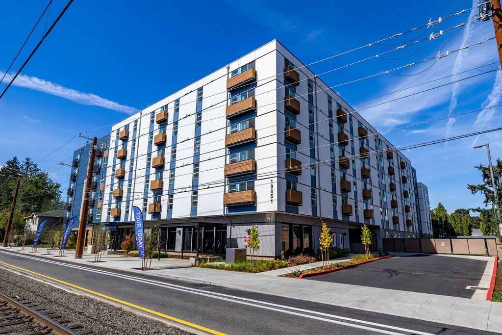 Building Exterior View at Traditions at Hazelwood, Portland, 97216