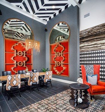 Leasing lobby with seating - Photo Gallery 3