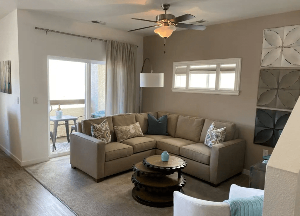 Apartments in Sparks, NV - Modern Living With Stylish Decor, Hardwood Flooring and Access to Dining Room
