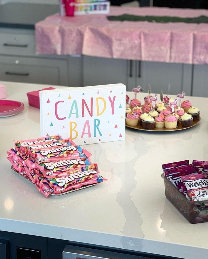 Flamingle Event candy on table