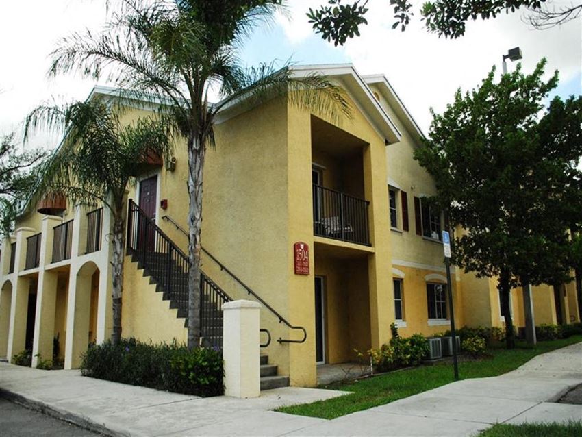 Alhambra Cove Apartments, 1560 NW 119th Street, Miami, FL RentCafe