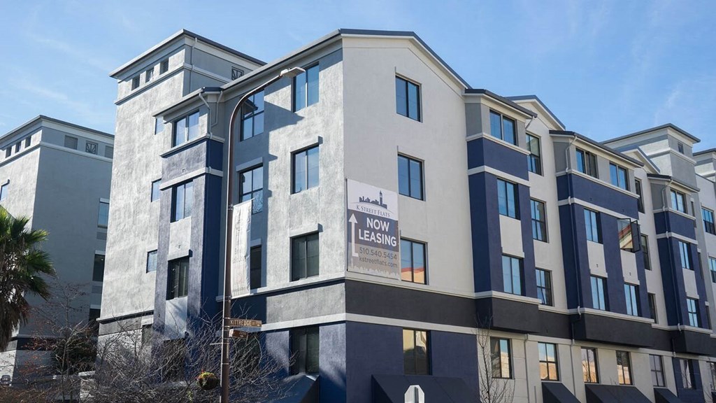 a building with a sign that reads a north leesburg hotel at K Street Flats, California