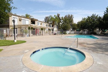 Pool and spa - Photo Gallery 4