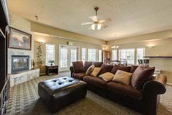 Lounge | Falls Creek Apartments in Couer D'Alene, ID 83815 - Photo Gallery 4
