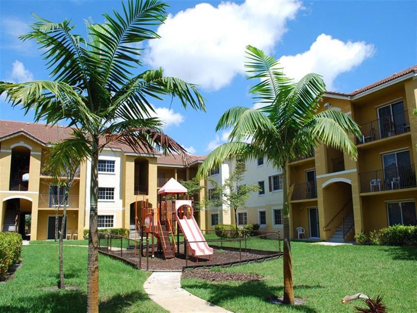 Playground near the building Eagles Pointe in Pompano Beach Florida - Photo Gallery