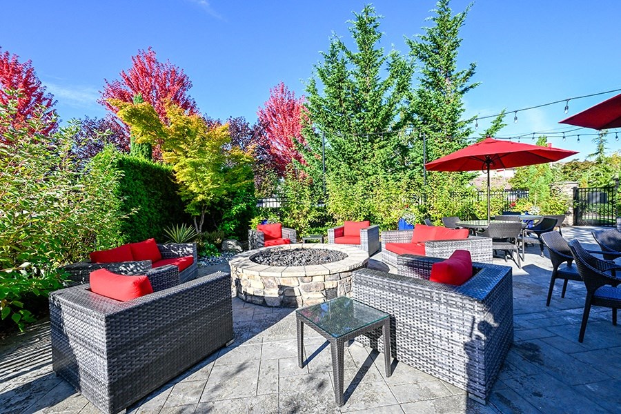 outside seating by fire pit at BELLA SONOMA, Fife, WA 98424