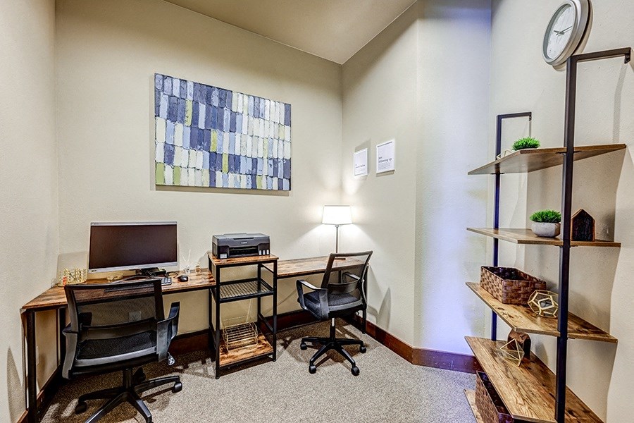 Business center at BELLA SONOMA, Fife