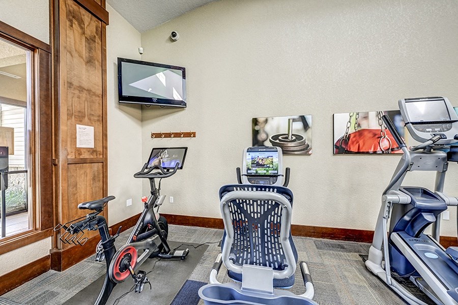 Gym with cardio equipment at BELLA SONOMA, Fife, 98424