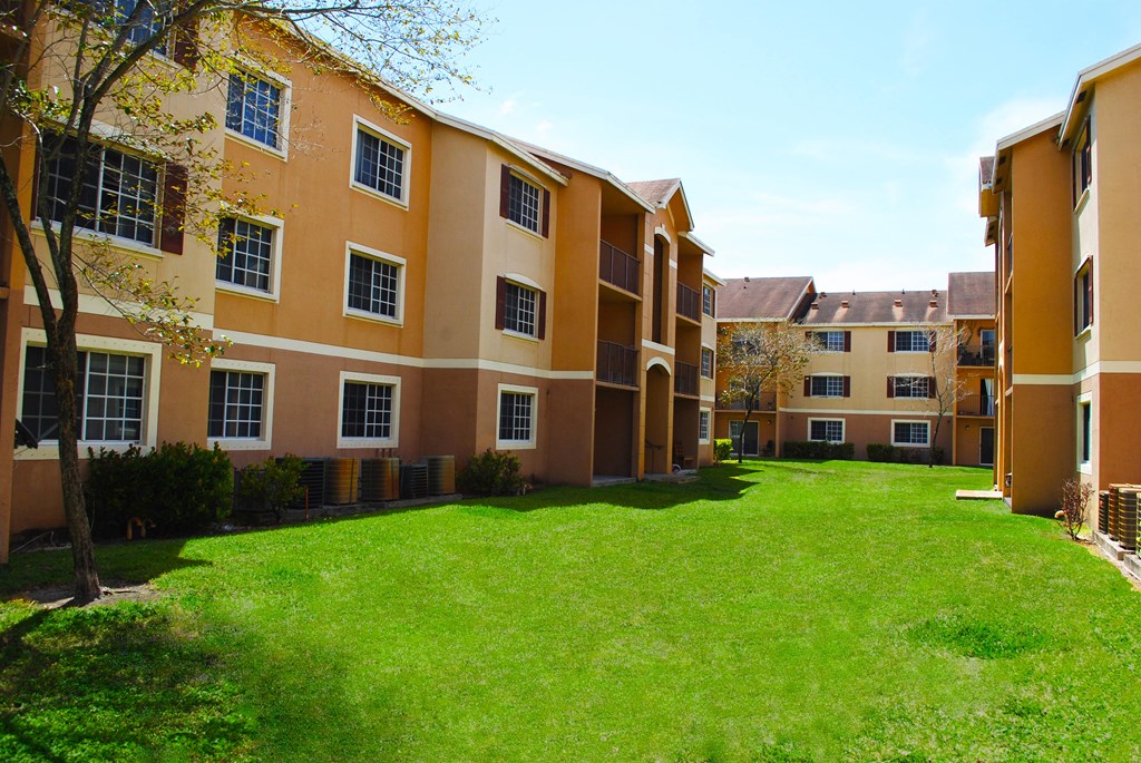 Grass area at Hibiscus Pointe, Miami, FL 33147