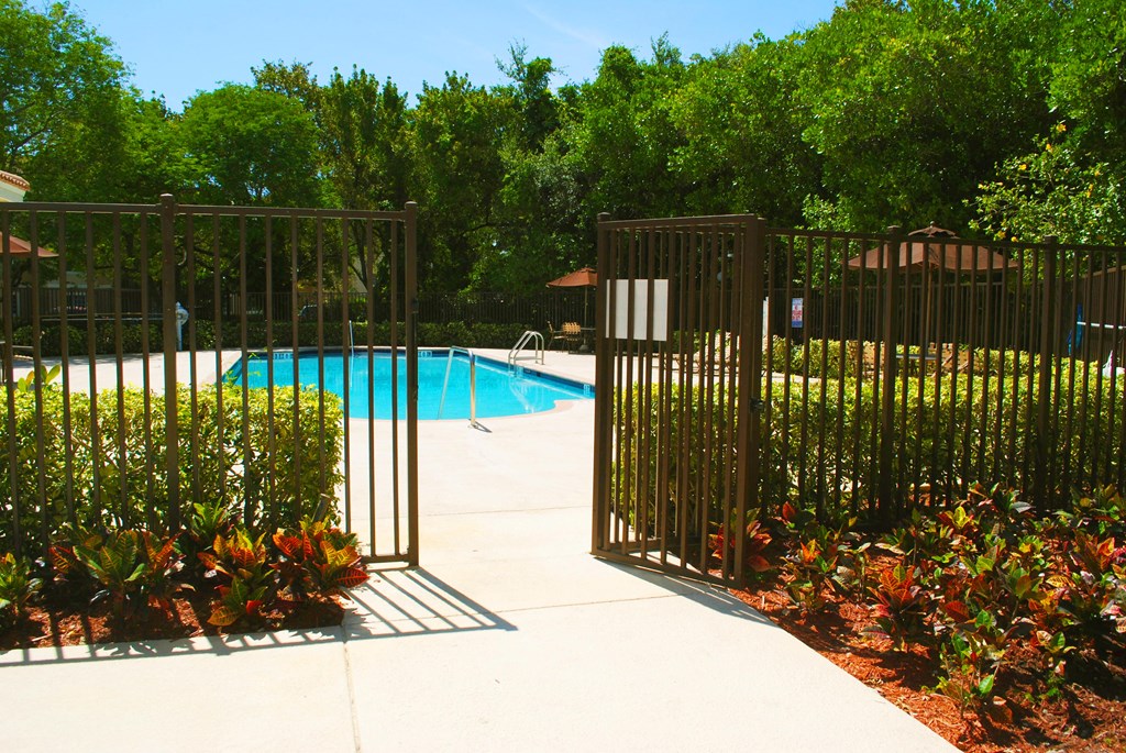 Gate to poo area at Hibiscus Pointe, Miami