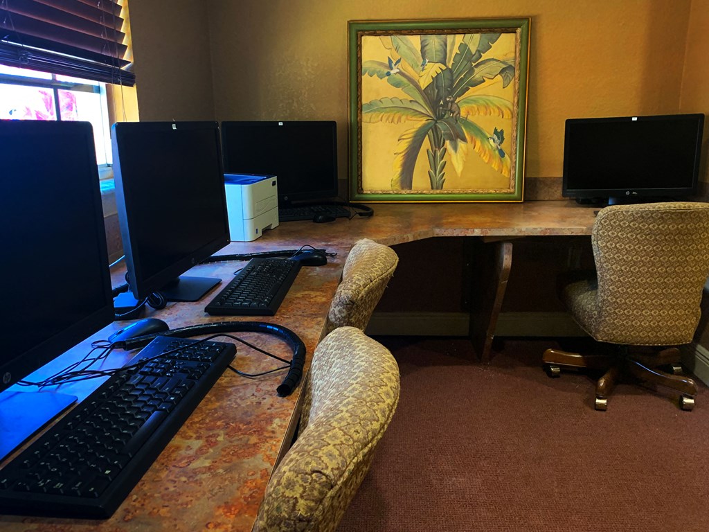 Business Center with computers at Hibiscus Pointe, Miami, 33147