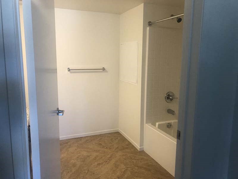 Bathroom with shower /tub