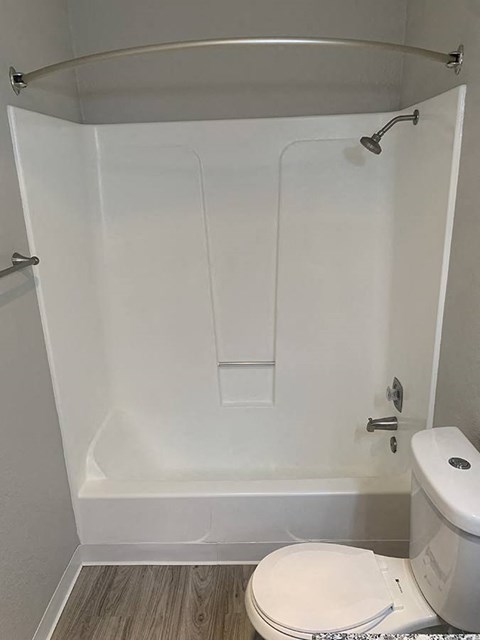 Full tub and show area