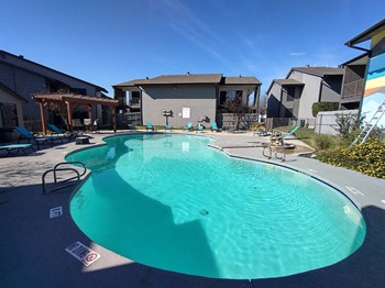 The Grandon pool and outdoor seating - Photo Gallery 4