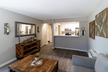 Living room and kitchen area - Photo Gallery 2
