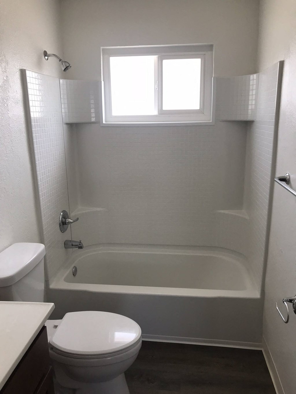 this is a photo of the bathroom in the 690 square foot 1 bedroom apartment at the at MEADOWS HOLLY, California