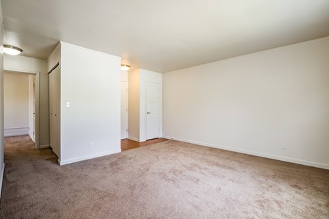 Vacant Living Area at Lake Washington Apartments, Washington, 98118