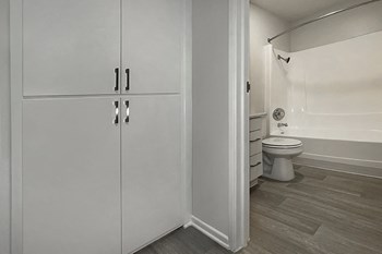 Cupboards outside bathroom - Photo Gallery 3