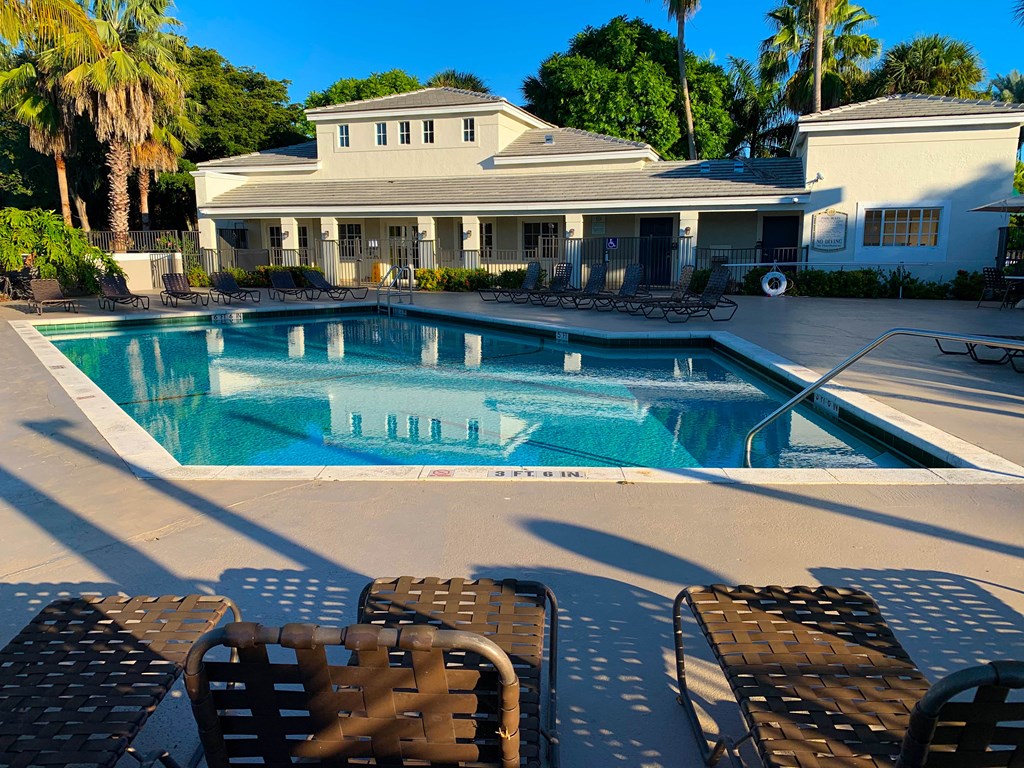 Exterior at Oaks at Pompano, Pompano Beach, FL