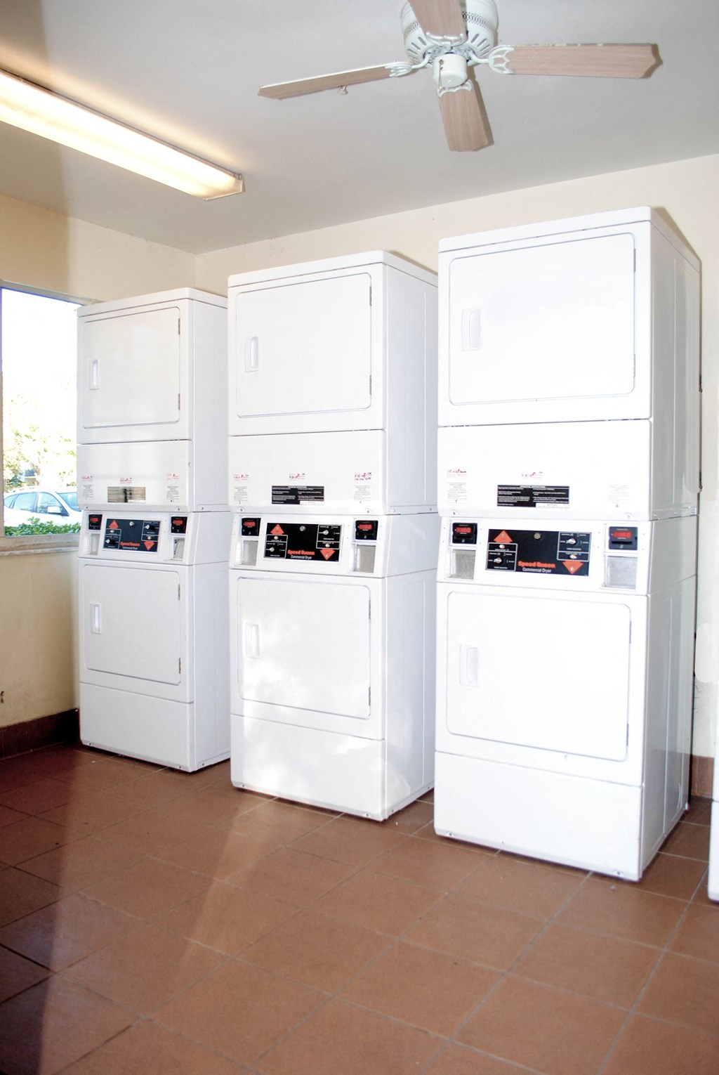 Oaks at Pompano laundry facilities at Oaks at Pompano, Pompano Beach, FL