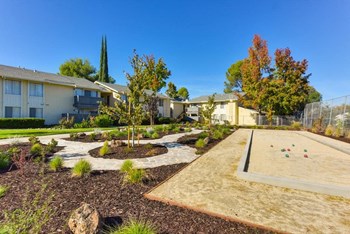 Outdoor Bocce Ball Court - Photo Gallery 4