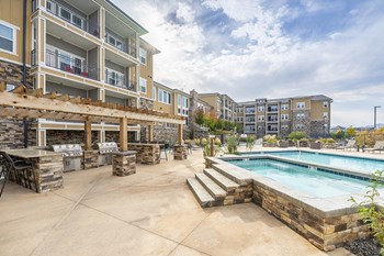 Spa and bbq areas - Photo Gallery 2