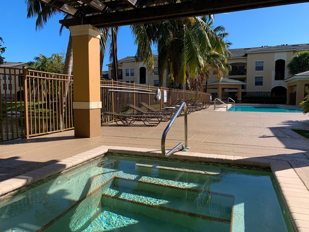 Portofino Apartments spa next to pool