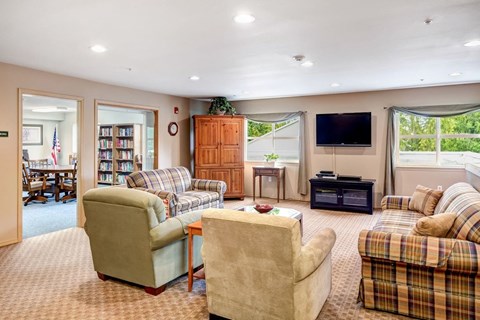 Rainier Vista media room for resident use at RAINIER VISTA SENIOR APARTMENTS, PACIFIC, WA 98047