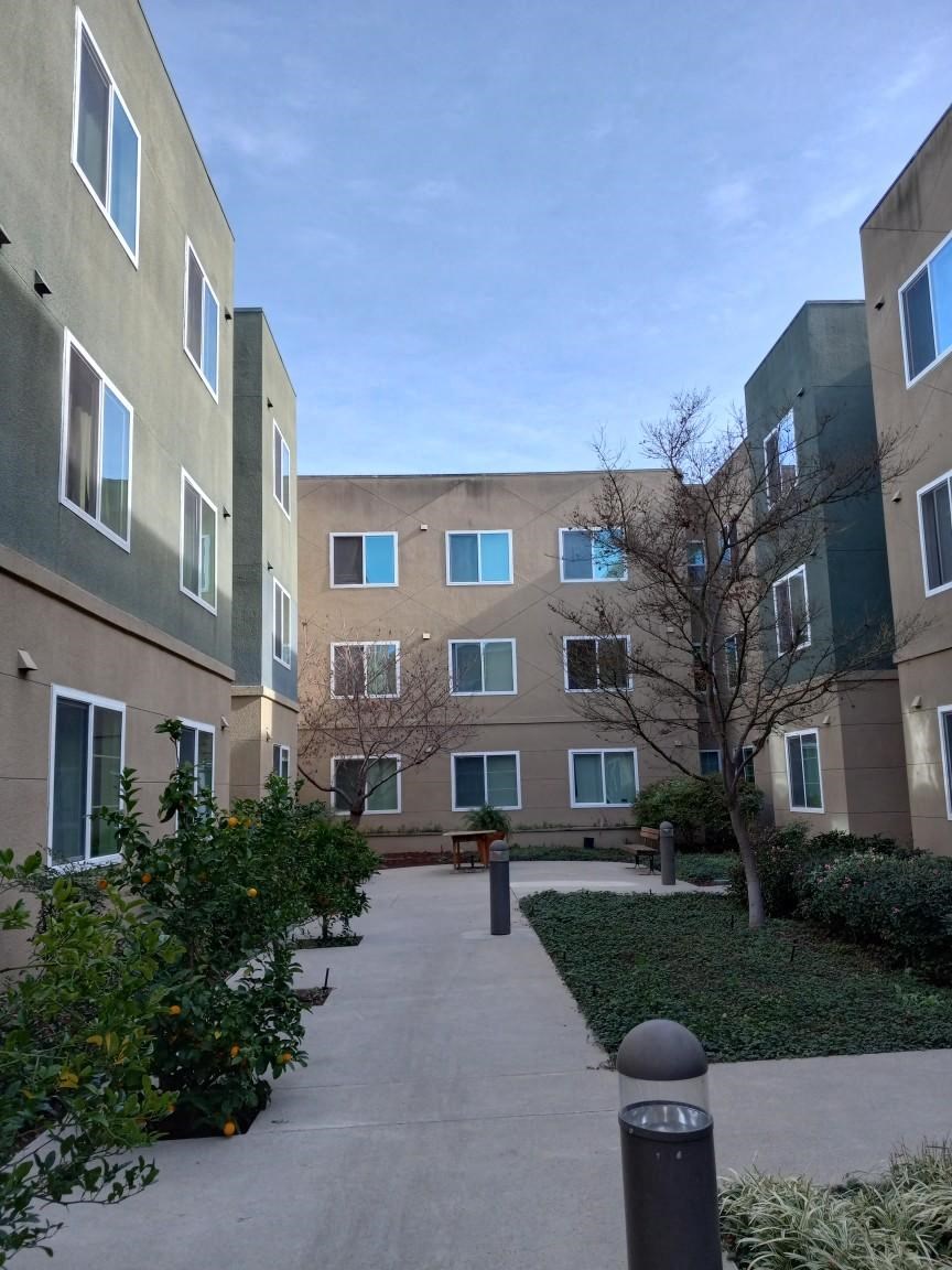 Courtyard With Ample Sitting at Borregas Court Apartments, California