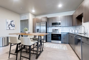 Double R fully appointed kitchen - Photo Gallery 16