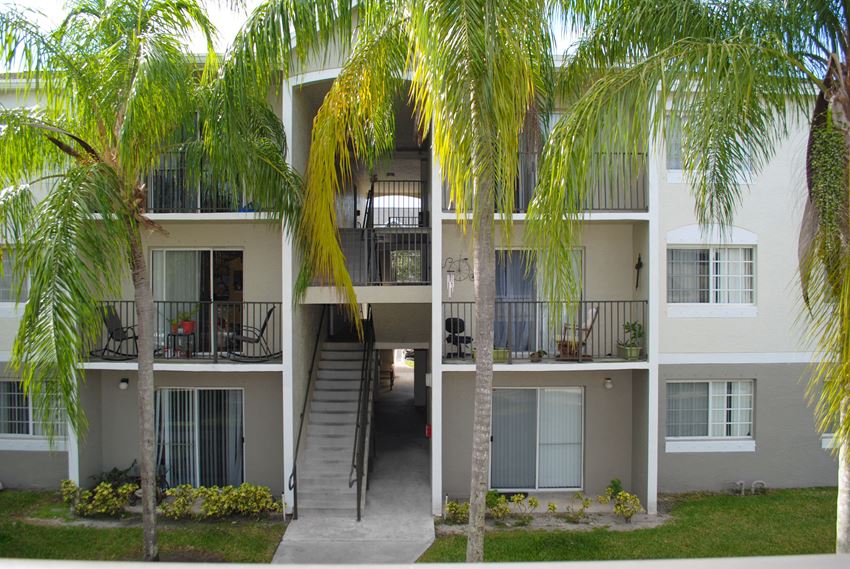 Siesta Pointe community exterior and balconies - Photo Gallery
