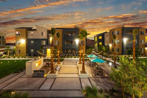 Courtyard at THE SOLANA APARTMENT HOMES, Nevada, 89148