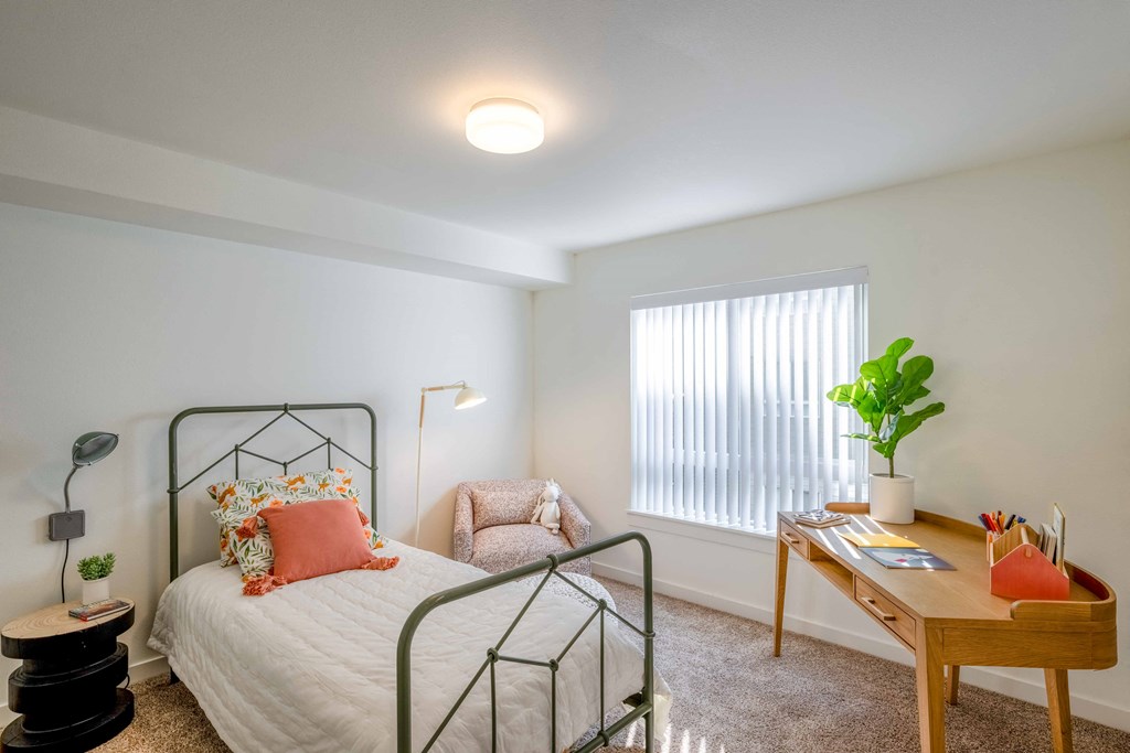 Gorgeous Bedroom at STATION BY VINTAGE, Washington, 98042