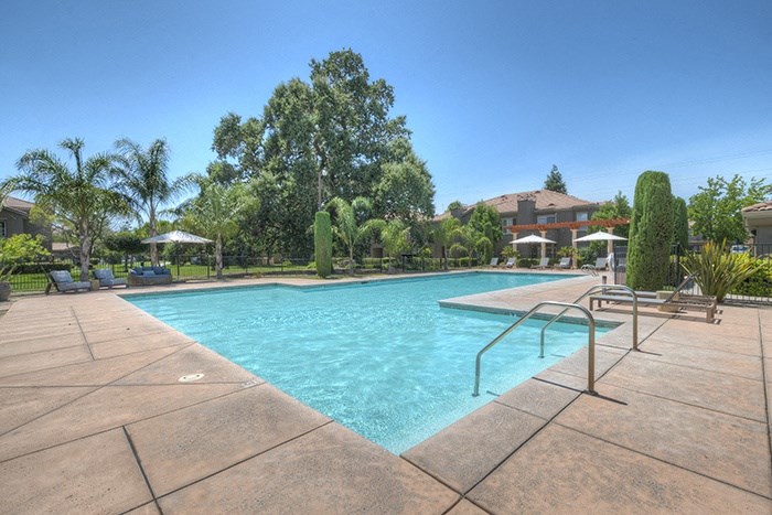 Pool | Stonelake Apartments in Elk Grove, California