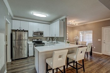 Kitchen 1 | Stonelake Apartments in Elk Grove, California - Photo Gallery 2