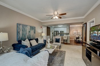Living Room | Stonelake Apartments in Elk Grove, California - Photo Gallery 3